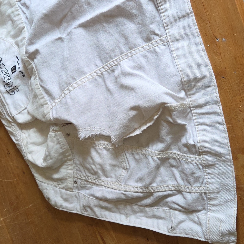Miss Me White Denim Vest with Embroidery M - Picture 12 of 13